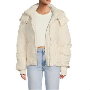 FREE PEOPLE White Emmy Swing Puffer Jacket!!